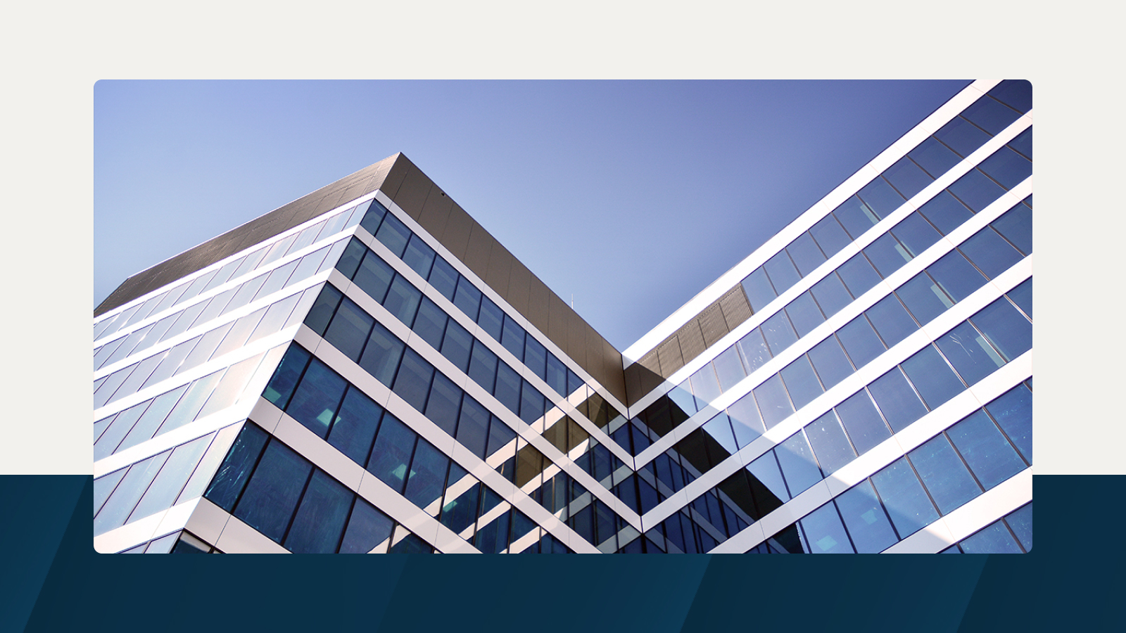 Anaplan brochure on Polaris™ calculation engine. The text highlights scalable modeling, analysis, and reporting, with an image of a modern glass office building reflecting the sky.